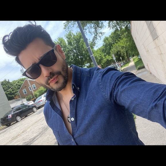 Meet your Posher, Leobardo - Picture 5 of 12